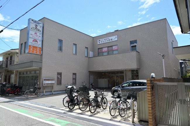 メディコート甲子園（きんたか医院・あさくら皮フ科・こどもクリニック・薬局）