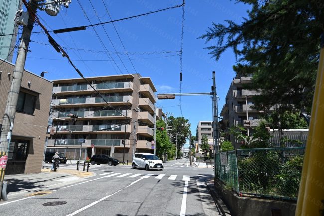 甲子園口エリアの住宅街とマンション群